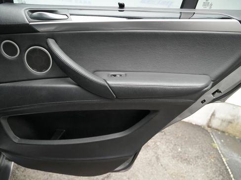 Used 2011 BMW X5 M image 36