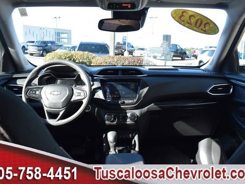 Used 2023 Chevrolet TrailBlazer LT w/ Convenience Package image 3