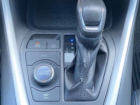Used 2020 Toyota RAV4 XSE w/ XSE Grade Weather Package AWD/4WD image 31
