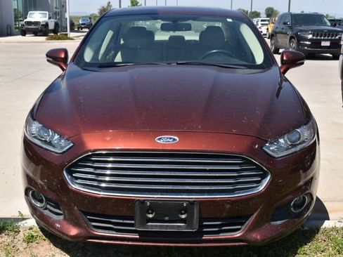 Used 2016 Ford Fusion SE w/ Equipment Group 202A AWD/4WD image 2