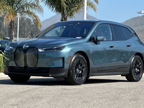 Used 2023 BMW iX xDrive50 w/ Premium Package AWD/4WD image 7