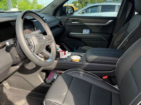 Used 2026 GMC Acadia Denali w/ Super Cruise Package FWD image 4