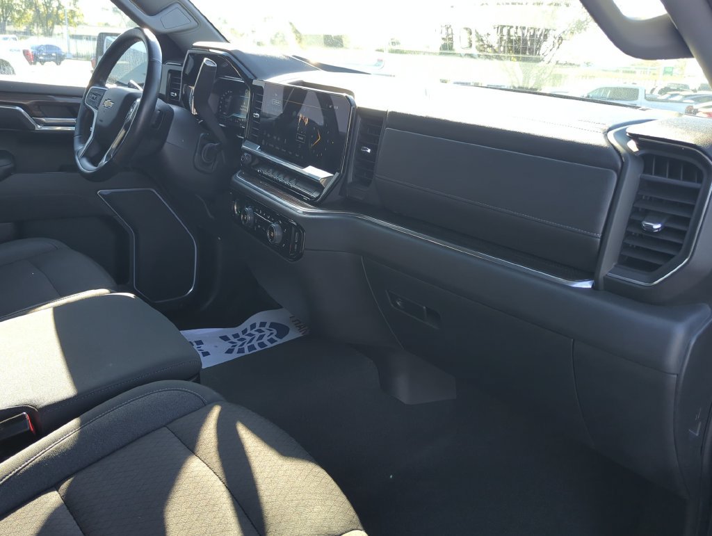 Used 2022 Chevrolet Silverado 1500 LT AWD/4WD image 25
