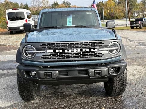 New 2025 Ford Bronco Badlands image 2
