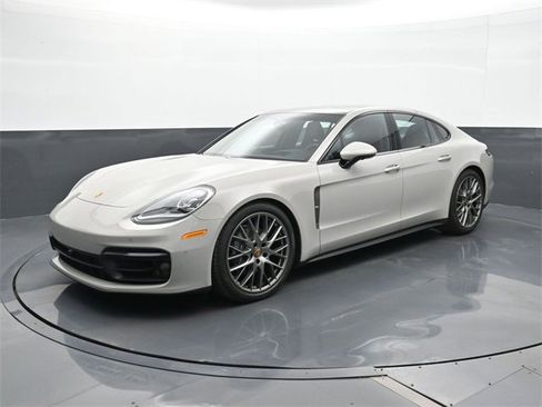 Used 2023 Porsche Panamera 4 Platinum Edition image 1