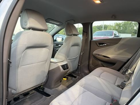 Used 2024 Chevrolet Malibu LT FWD image 9