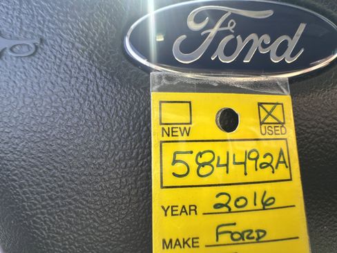 Used 2016 Ford Fiesta Titanium FWD image 19