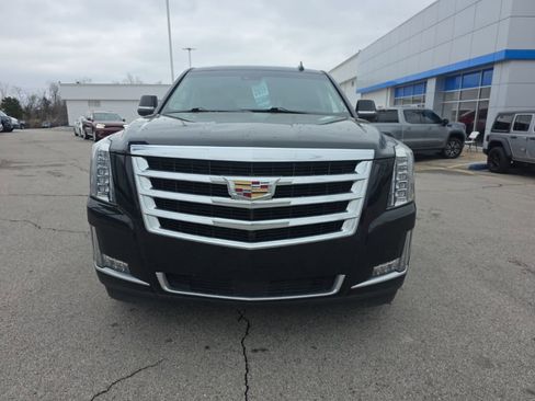 Used 2020 Cadillac Escalade Premium Luxury image 2