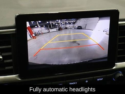 Used 2022 Hyundai Venue SEL image 8