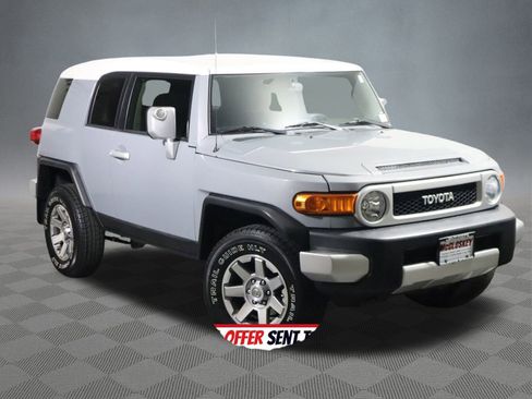 Used 2014 Toyota FJ Cruiser 4WD w/ Upgrade Package image 1