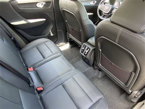 New 2025 Volvo XC40 B5 Core w/ Protection Package Premier image 15