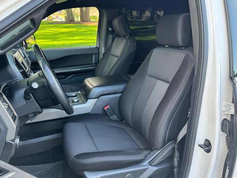 Used 2018 Ford Expedition Max XLT image 11