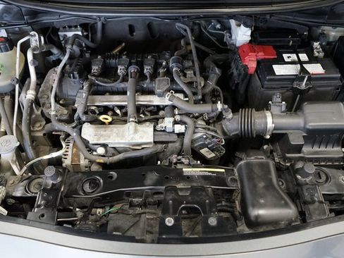 Used 2021 Nissan Versa SV image 41