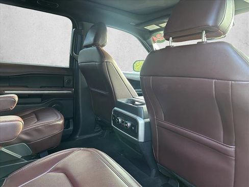 Used 2024 Ford Expedition Limited image 27