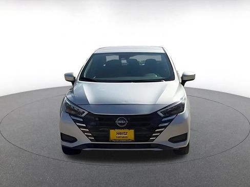 Used 2025 Nissan Versa SV FWD image 4
