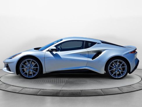 New 2025 Lotus Emira image 4