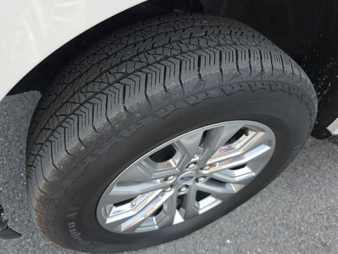 Used 2024 Ford F150 Lariat AWD/4WD image 11