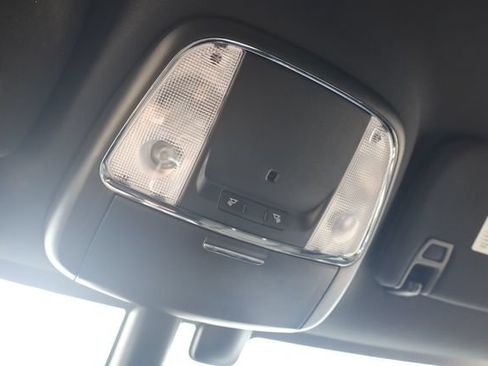 Used 2022 Jeep Grand Cherokee Laredo E AWD/4WD image 27