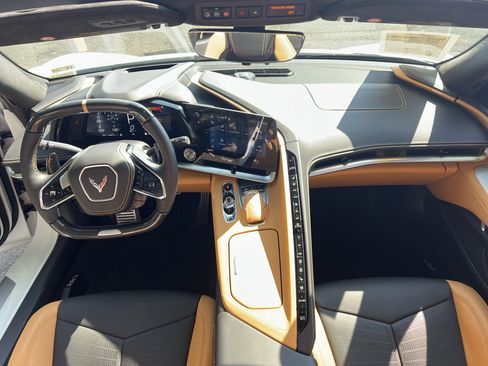 Used 2025 Chevrolet Corvette Z06 w/ Chrome Exterior Badge Package image 29