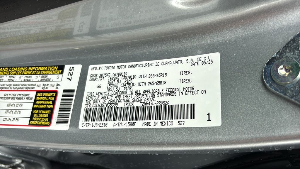 Used 2025 Toyota Tacoma Limited AWD/4WD image 34