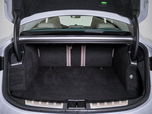 Certified 2025 Porsche Taycan image 28