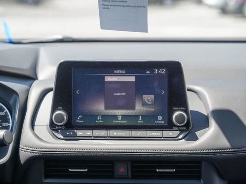 New 2025 Nissan Rogue SV image 17