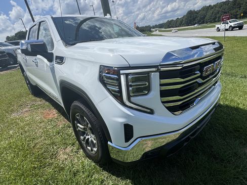 Used 2025 GMC Sierra 1500 SLT AWD/4WD image 4