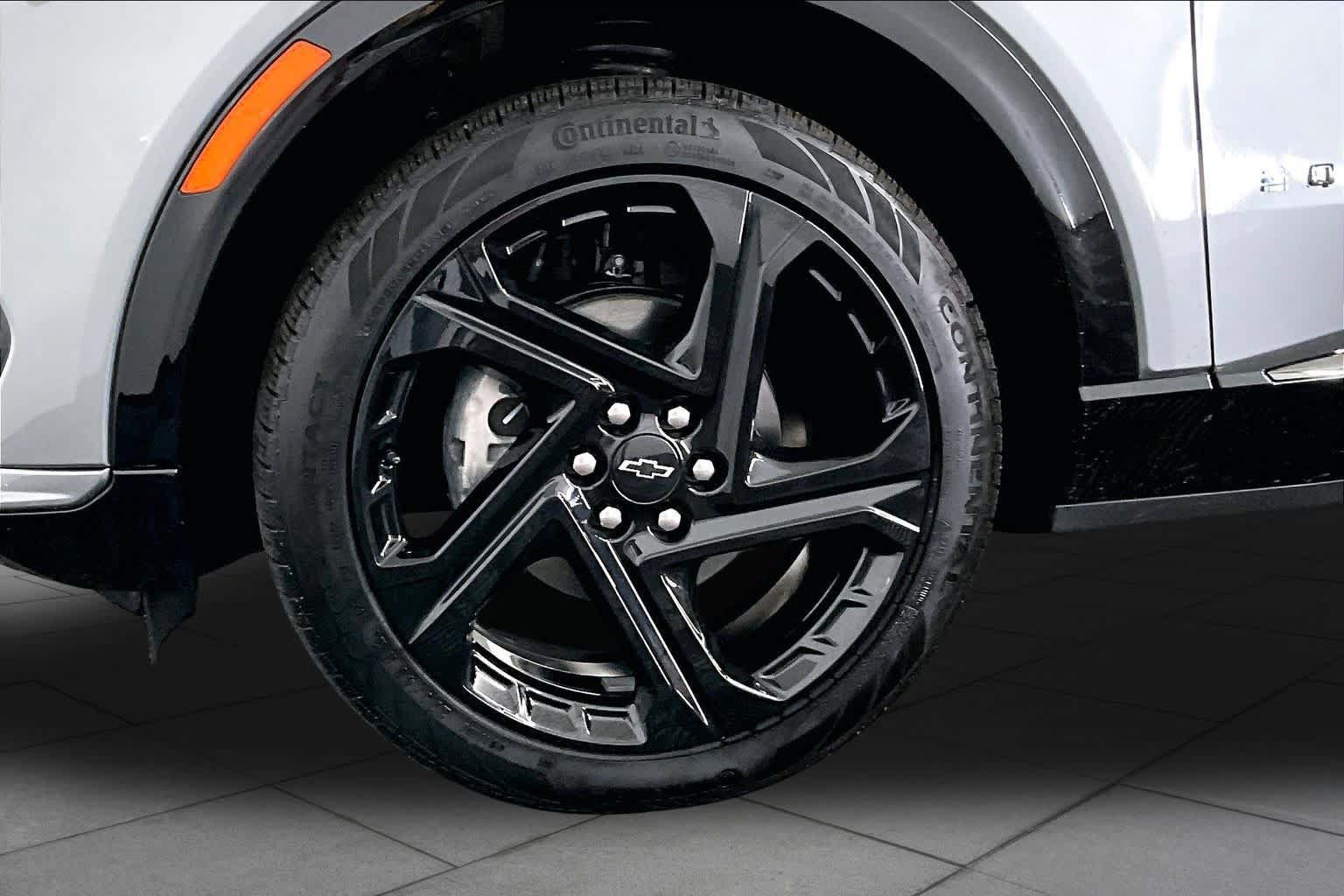 Used 2025 Chevrolet Equinox EV RS AWD/4WD image 10