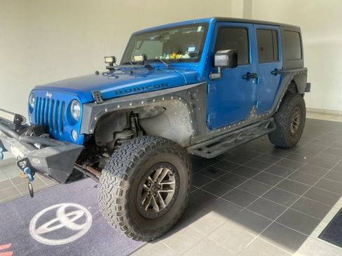 Used 2016 Jeep Wrangler Unlimited Rubicon w/ Connectivity Group AWD/4WD image 1