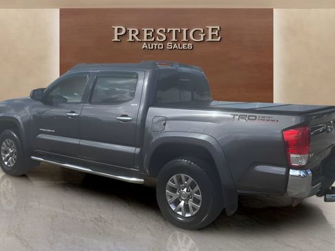 Used 2016 Toyota Tacoma SR5 RWD image 18