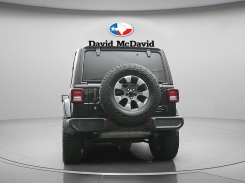 Used 2018 Jeep Wrangler Unlimited Sahara AWD/4WD image 29