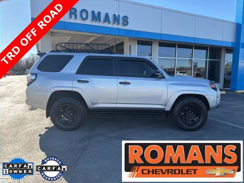 Used 2021 Toyota 4Runner Venture w/ Moonroof Package image 2