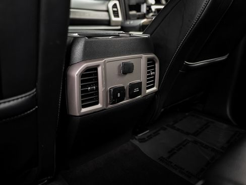 Used 2022 Ford F250 Lariat w/ Black Appearance Package AWD/4WD image 44