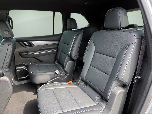 Used 2025 Buick Enclave Preferred FWD image 14