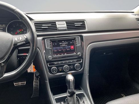 Used 2018 Volkswagen Passat 2.0T S FWD image 6