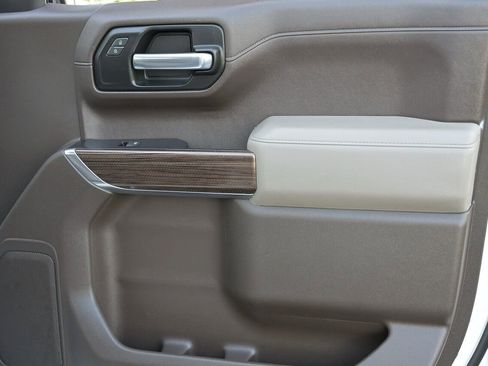 Used 2020 Chevrolet Silverado 1500 LT image 18