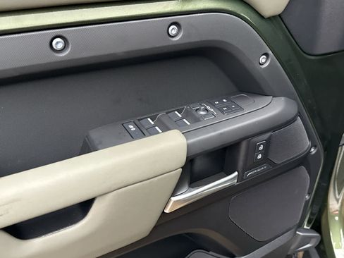 Used 2026 Land Rover Defender 110 S image 16