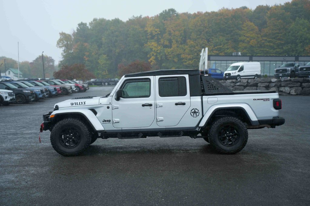 Used 2023 Jeep Gladiator Sport AWD/4WD image 8