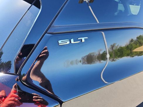 Used 2022 GMC Terrain SLT image 6