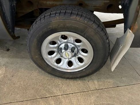 Used 2011 Chevrolet Silverado 1500 W/T w/ LS Package RWD image 9