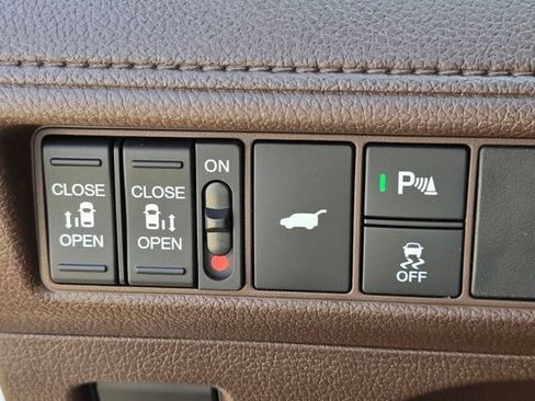 Certified 2026 Honda Odyssey Touring image 15