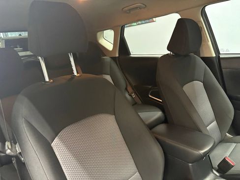 Used 2023 Kia Soul LX w/ LX Technology Package FWD image 39