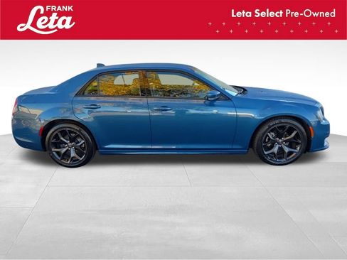 Used 2022 Chrysler 300 Touring L image 12