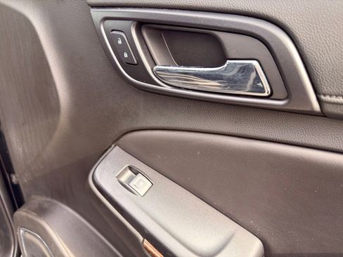 Used 2018 Chevrolet Suburban LT image 37