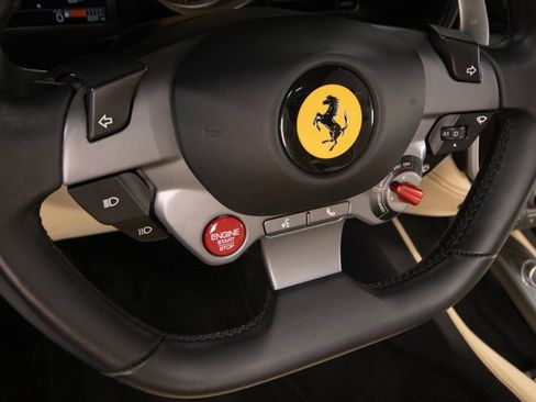 Used 2020 Ferrari Portofino image 27