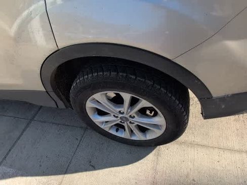 Used 2017 Ford Escape SE w/ Equipment Group 201A image 10