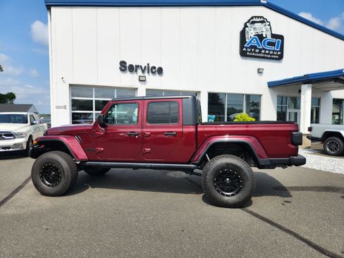 Used 2021 Jeep Gladiator Sport image 10