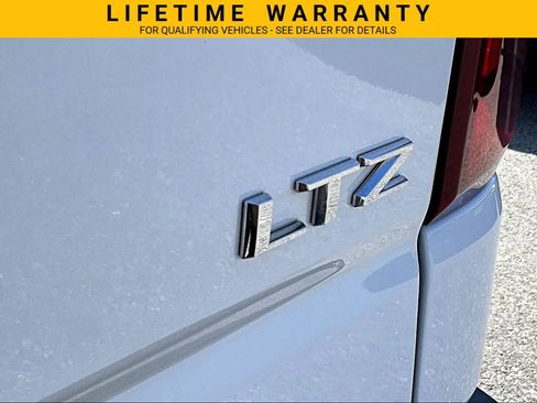 Used 2022 Chevrolet Silverado 1500 LTZ w/ LTZ Premium Package AWD/4WD image 8