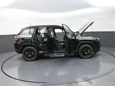 New 2026 Jeep Compass Latitude image 32