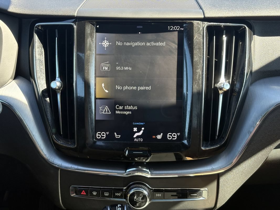 Used 2019 Volvo XC60 T6 Momentum w/ Premium Package AWD/4WD image 17